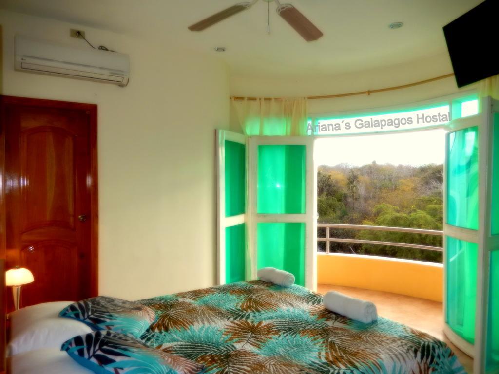 Ariana'S Galapagos Hostal プエルトアヨラ エクステリア 写真