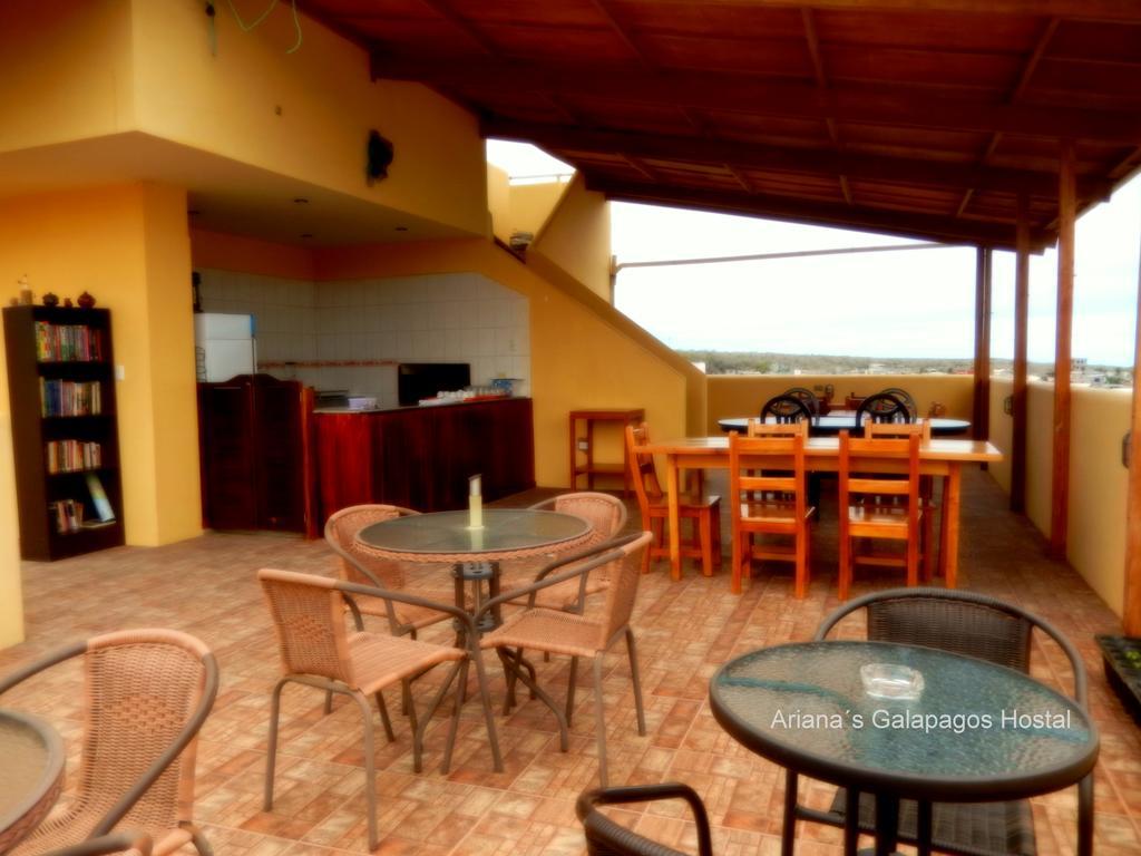 Ariana'S Galapagos Hostal プエルトアヨラ エクステリア 写真
